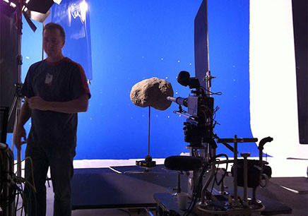 A model of an ateroid mounted on Model Mover 1, fitted with the Optex Excellence, which makes it appear enormous.